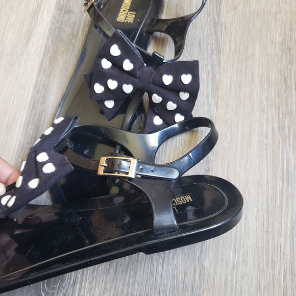 LOVE MOSCHINO HEART BOW JELLY T-STRAP SANDALS - Picture 5 of 11
